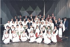 Loo-Rahvamaja-isetegevuslased-1999.a.Lootar_Segakoor_Loolill_Heli-Neli-jt-JuhatajaVirveLaanekunstiline-juhtAinoJakobsonpeadirigentAhtoNurk